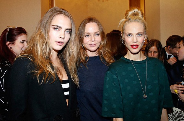Siêu mẫu 9X sành điệu đi xem show của Stella McCartney - 14 Cara Delevingne