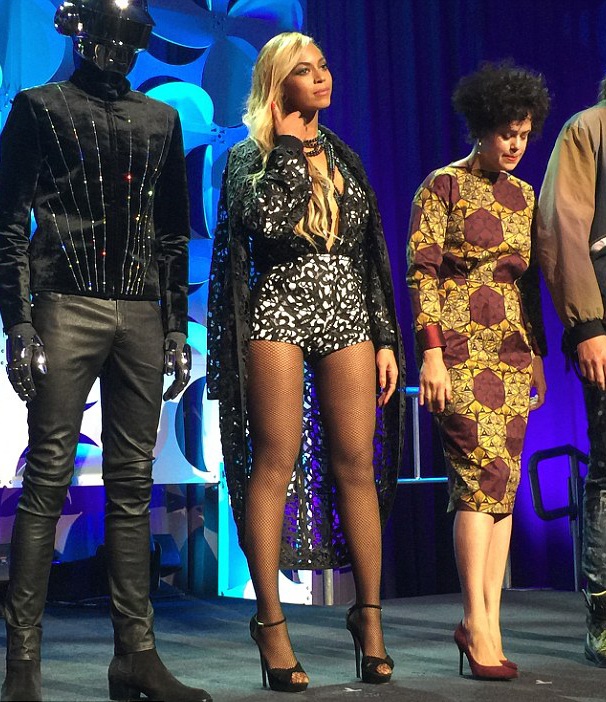 Beyonce bốc lửa dự tiệc - 3 Beyonce