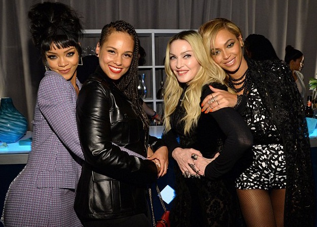 Beyonce bốc lửa dự tiệc - 4 Beyonce
