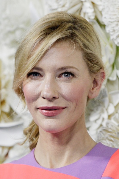 “Sao” Hollywood tự tin lộ nếp nhăn nơi khóe mắt - 1 Erin Holland và Cate Blanchett