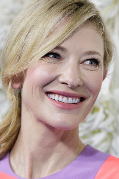 “Sao” Hollywood tự tin lộ nếp nhăn nơi khóe mắt - 3 Erin Holland và Cate Blanchett