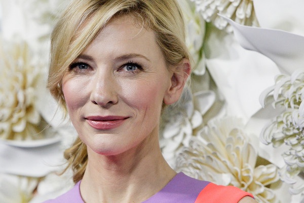 “Sao” Hollywood tự tin lộ nếp nhăn nơi khóe mắt - 4 Erin Holland và Cate Blanchett