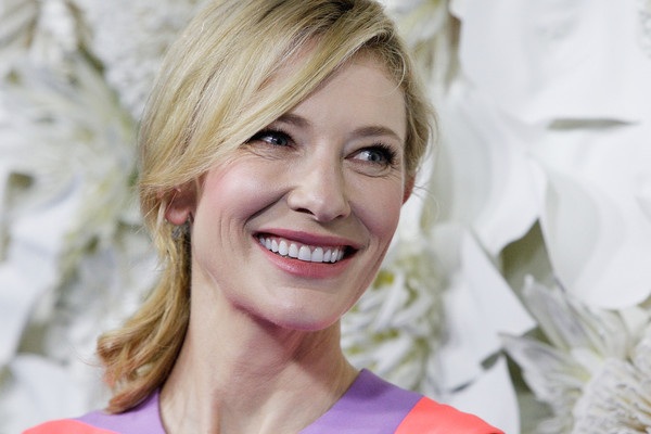 “Sao” Hollywood tự tin lộ nếp nhăn nơi khóe mắt - 5 Erin Holland và Cate Blanchett