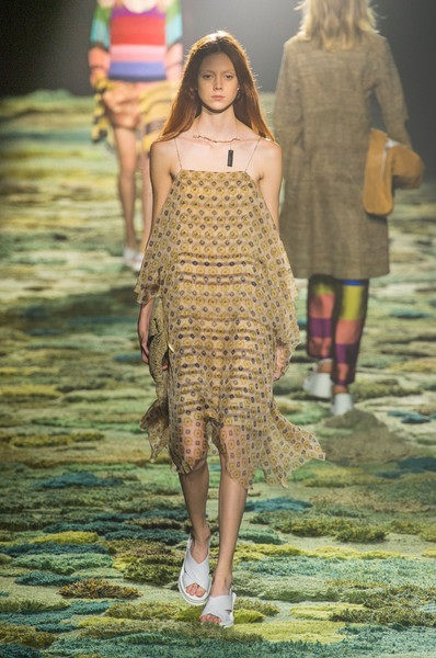 Bộ sưu tập rực rỡ sắc màu của Dries Van Noten - 1 Dries Van Noten at Paris Fashion Week Spring 2015