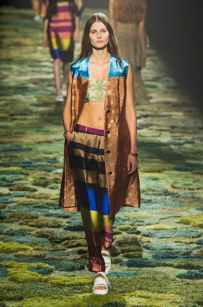 Bộ sưu tập rực rỡ sắc màu của Dries Van Noten - 3 Dries Van Noten at Paris Fashion Week Spring 2015