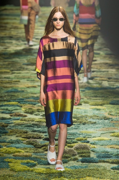 Bộ sưu tập rực rỡ sắc màu của Dries Van Noten - 4 Dries Van Noten at Paris Fashion Week Spring 2015