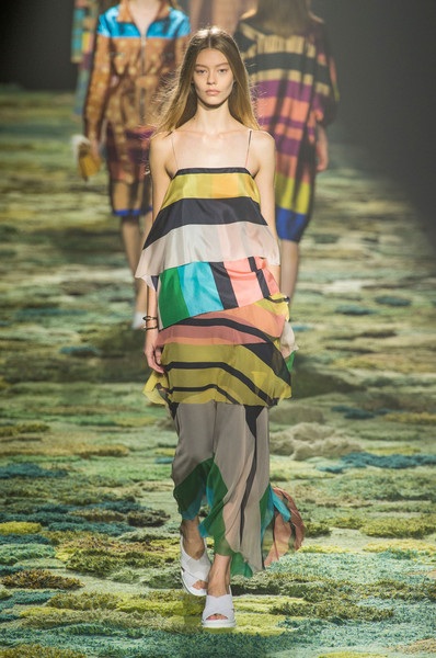 Bộ sưu tập rực rỡ sắc màu của Dries Van Noten - 6 Dries Van Noten at Paris Fashion Week Spring 2015