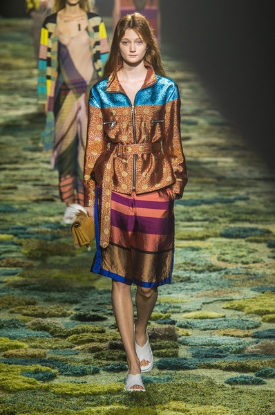 Bộ sưu tập rực rỡ sắc màu của Dries Van Noten - 7 Dries Van Noten at Paris Fashion Week Spring 2015