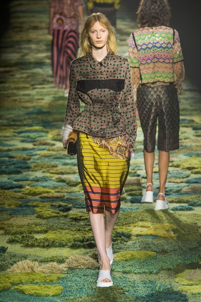 Bộ sưu tập rực rỡ sắc màu của Dries Van Noten - 10 Dries Van Noten at Paris Fashion Week Spring 2015