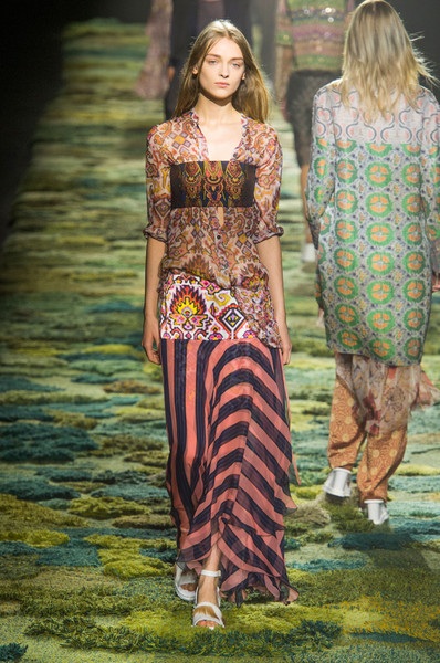 Bộ sưu tập rực rỡ sắc màu của Dries Van Noten - 11 Dries Van Noten at Paris Fashion Week Spring 2015