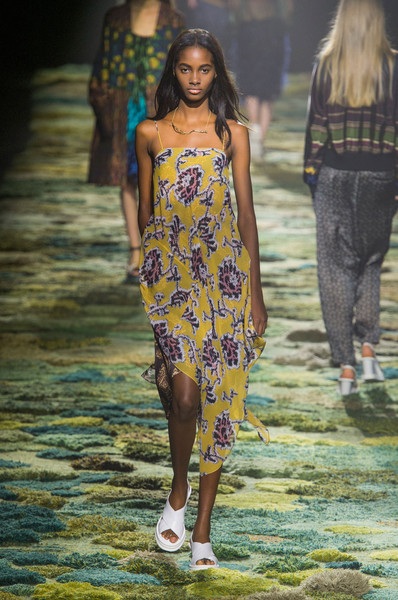 Bộ sưu tập rực rỡ sắc màu của Dries Van Noten - 22 Dries Van Noten at Paris Fashion Week Spring 2015