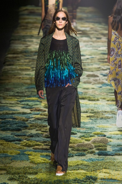 Bộ sưu tập rực rỡ sắc màu của Dries Van Noten - 24 Dries Van Noten at Paris Fashion Week Spring 2015