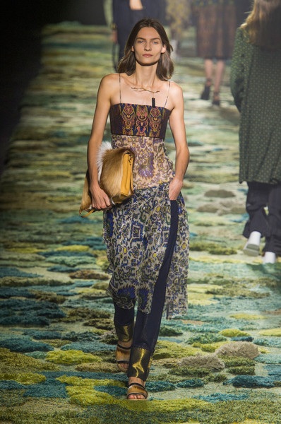 Bộ sưu tập rực rỡ sắc màu của Dries Van Noten - 25 Dries Van Noten at Paris Fashion Week Spring 2015