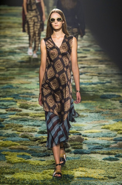 Bộ sưu tập rực rỡ sắc màu của Dries Van Noten - 26 Dries Van Noten at Paris Fashion Week Spring 2015