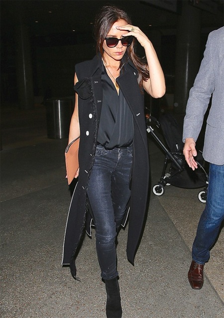 Victoria Beckham sành điệu tại sân bay - 1 Vĩnh Ngọc
