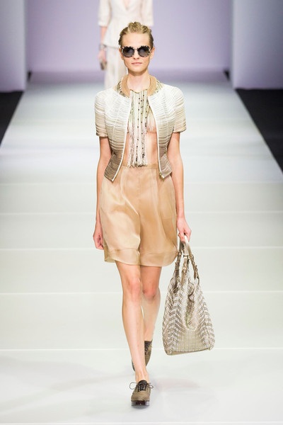 Bộ sưu tập Giorgio Armani lại tuần lễ thời trang Milan Spring 2015.