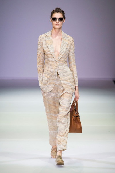 Bộ sưu tập Giorgio Armani lại tuần lễ thời trang Milan Spring 2015.