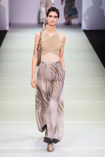 Bộ sưu tập Giorgio Armani lại tuần lễ thời trang Milan Spring 2015.