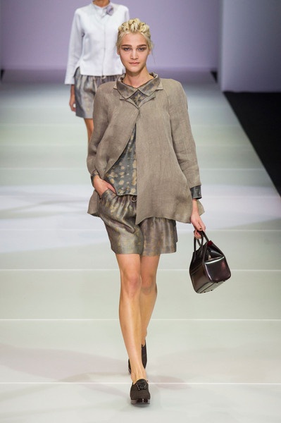 Bộ sưu tập Giorgio Armani lại tuần lễ thời trang Milan Spring 2015.