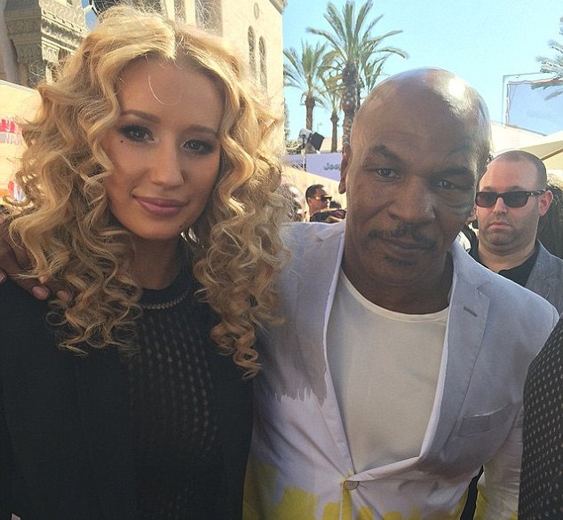 Ca sỹ Úc tươi tắn dự sự kiện - 5 Iggy Azalea