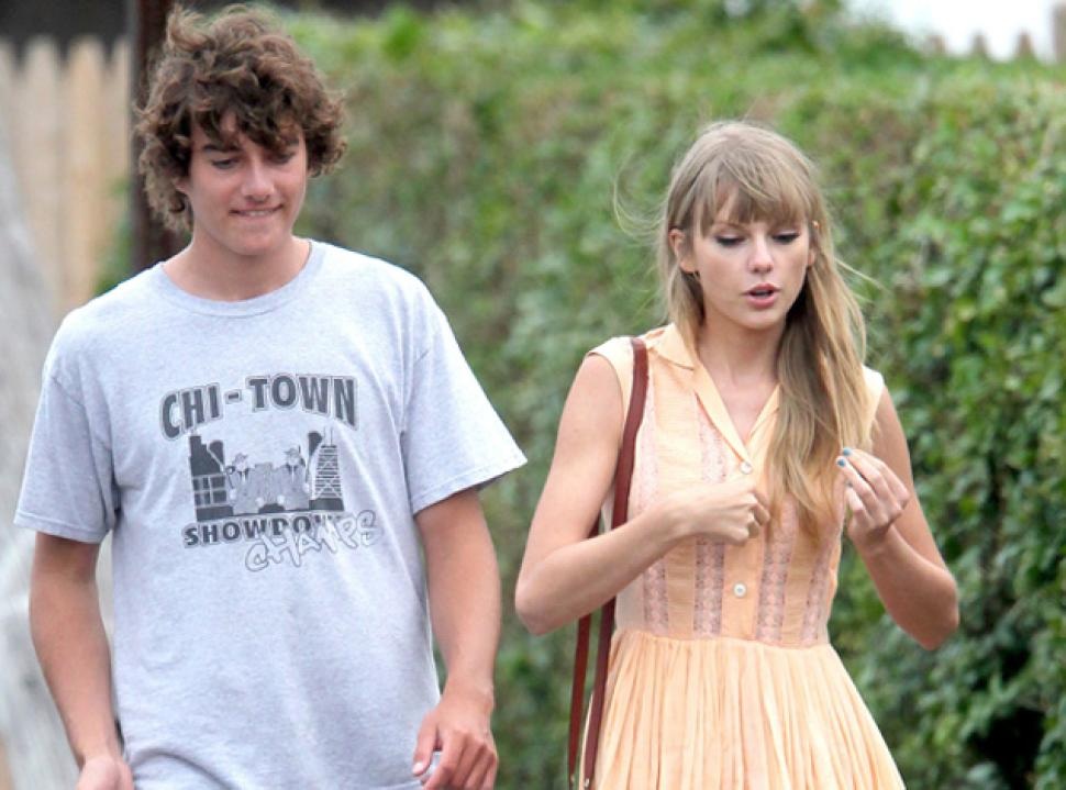 Taylor Swift lại có bạn trai mới - 7 Taylor Swift lại có bạn trai mới