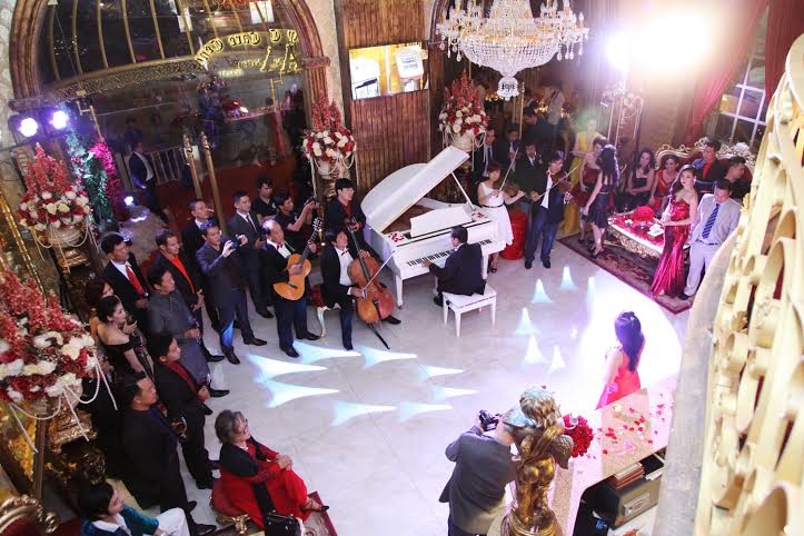 Doanh nhân và “sao” Việt khoe sắc tại Angel Night Party 2015 - 6 TGĐ Angel Beauty - Mã Đào Ngọc Bích chụp hình cùng những người bạn thân hữu