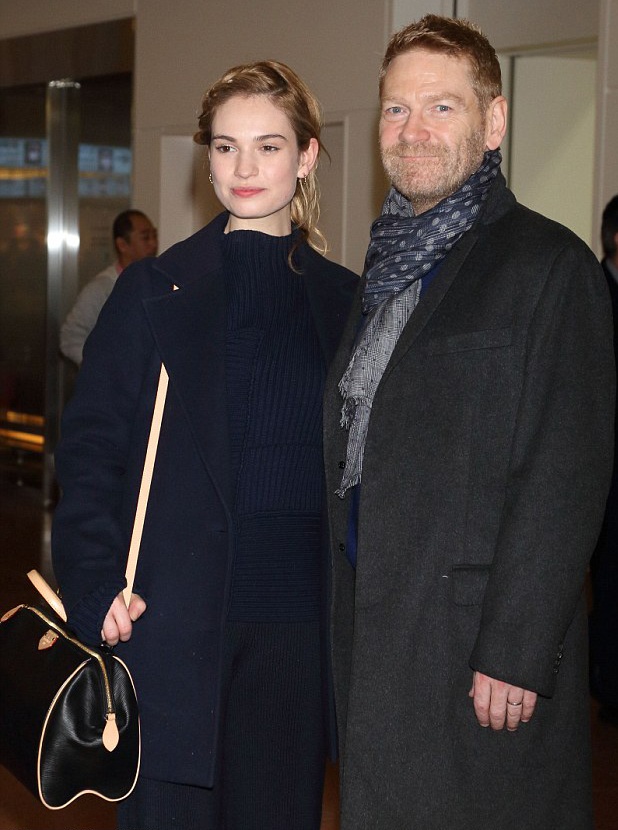 “Lọ Lem” Lily James xinh như công chúa tại Nhật Bản - 12 Lily James