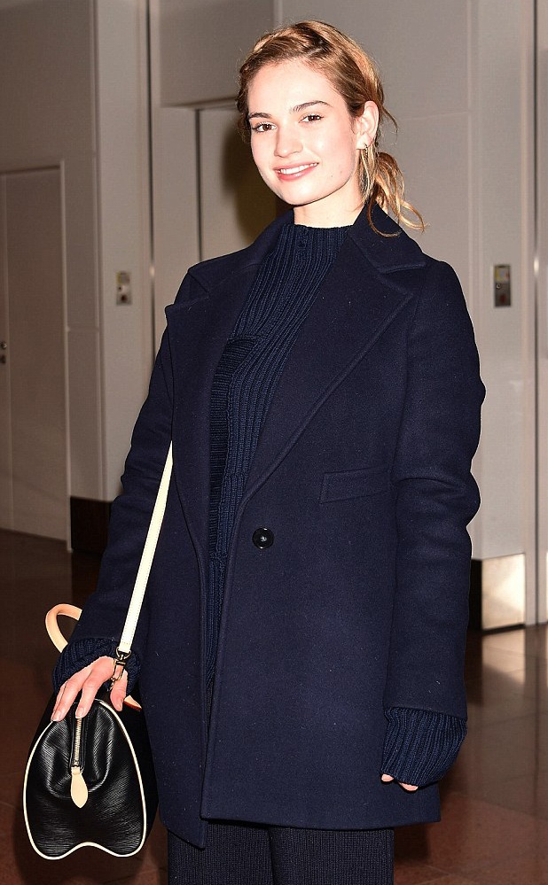 “Lọ Lem” Lily James xinh như công chúa tại Nhật Bản - 13 Lily James