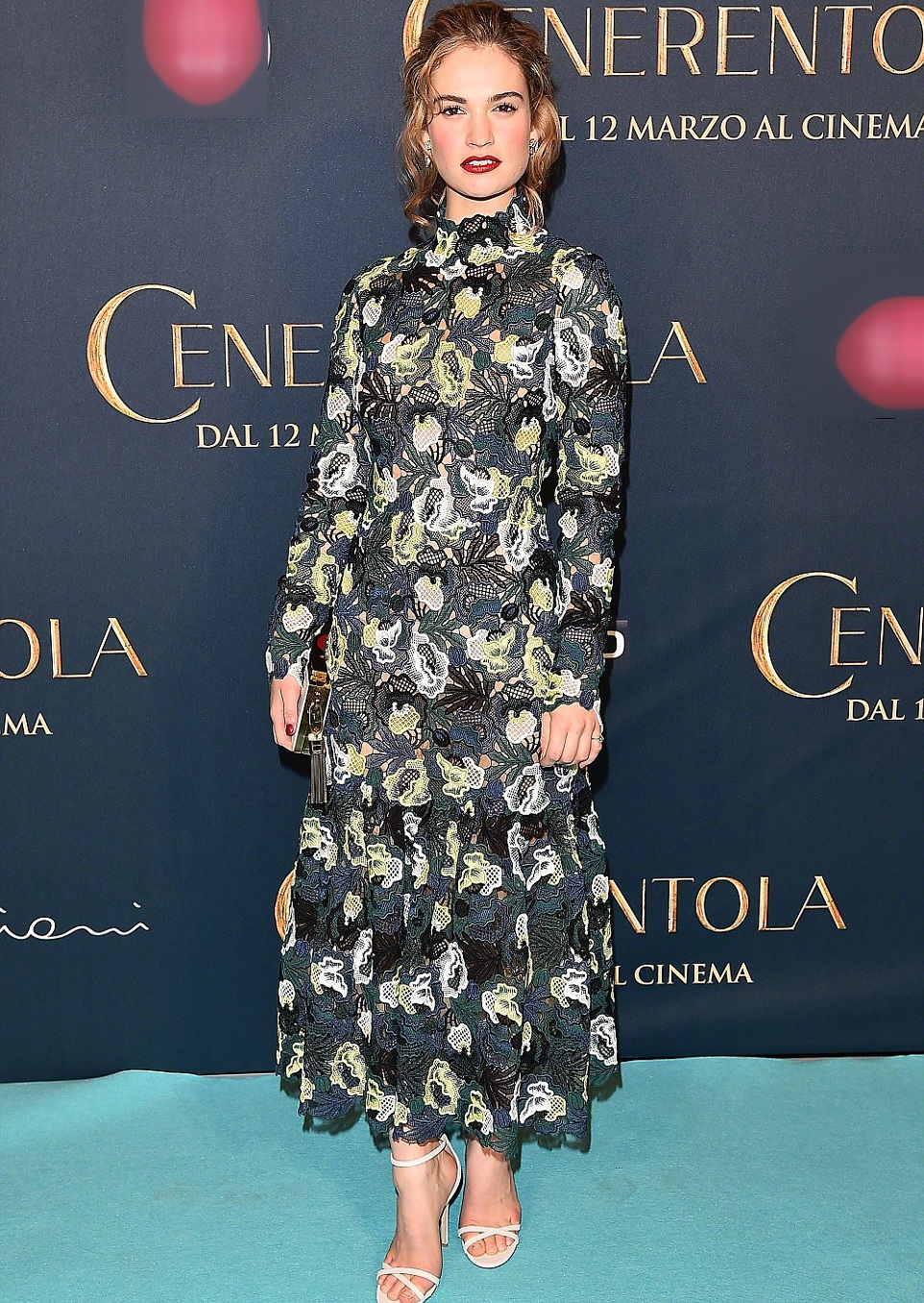 Ngắm bộ sưu tập váy hàng hiệu của “Lọ Lem” Lily James - 4 Lily James