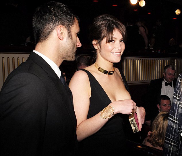 “Bond girl” Gemma Arterton tái xuất gợi cảm - 3 Gemma Arterton