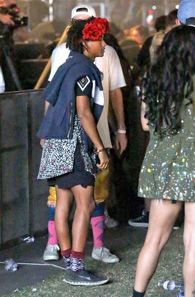 “Cậu bé Karate” Jaden Smith cài hoa lên tóc - 2 VN