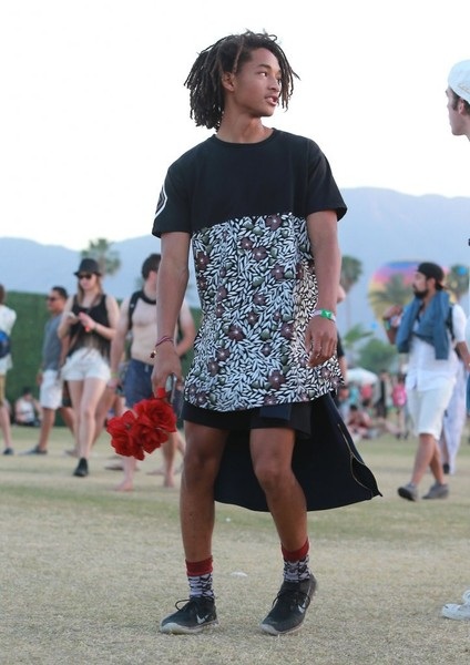 “Cậu bé Karate” Jaden Smith cài hoa lên tóc - 5 VN