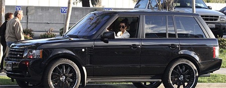 Kim Kardashian sở hữu nhiều ô tô xịn - 6 VN