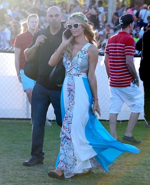 Paris Hilton tung tăng đi xem ca nhạc - 6 VN