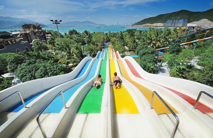 Vinpearl Land - Lựa chọn số 1 cho kỳ nghỉ - 5 Đường trượt nhiều làn với độ cao “chóng mặt”