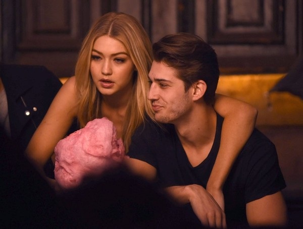 Gigi Hadid đẹp từ mọi góc nhìn - 3 VN