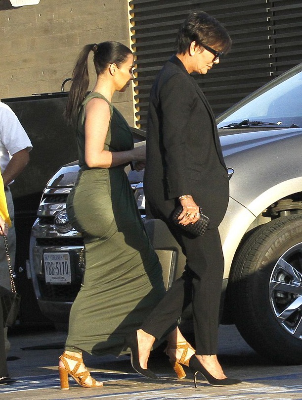 Kim Kardashian bốc lửa ra phố - 3 Kim Kardashian