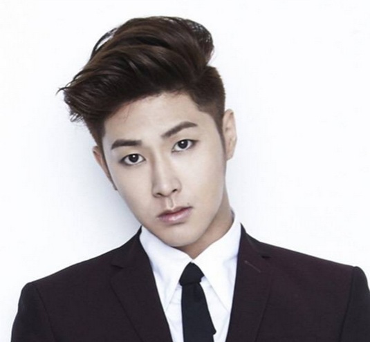 Trong lúc này, CL cũng đang có những hoạt động nhỏ tại Mỹ trước cả buổi ra mắt sắp tới của cô,