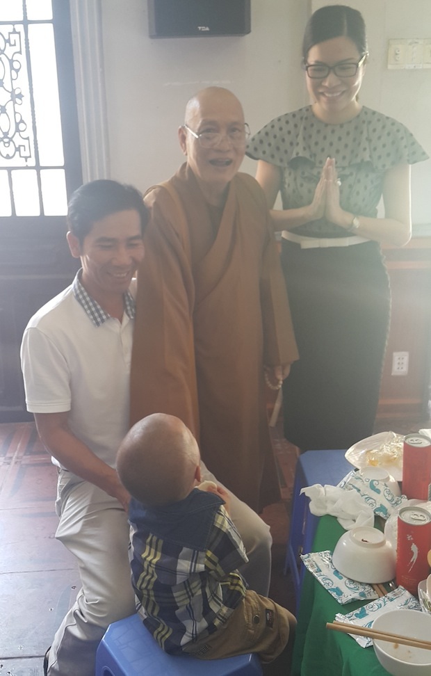 Hoa hậu Bùi Thị Hà đồng hành cùng bệnh nhi ung bướu - 2 Hoa hậu Bùi Thị Hà đồng hành cùng bệnh nhi ung bướu