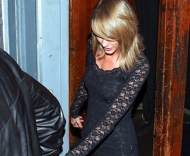 Taylor Swift công khai đi chơi với “tình mới” - 3 Taylor Swif