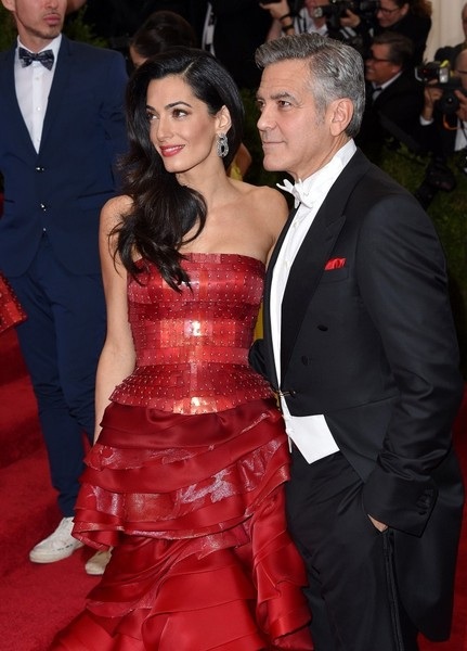 George Clooney khen vợ hết lời