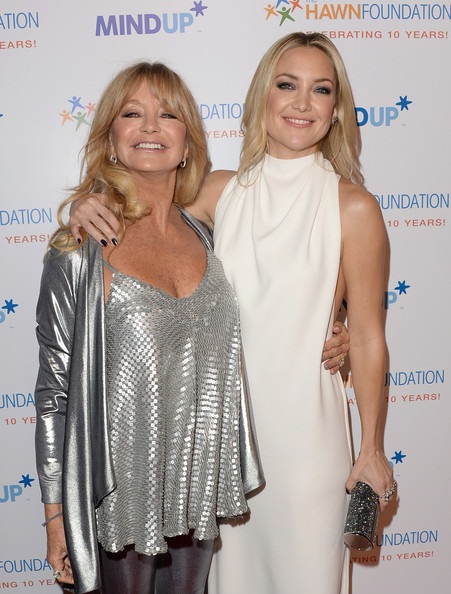 Ngỡ ngàng với vẻ trẻ trung của ngôi sao U70 - 5 Goldie Hawn và con gái, người từng được bình chọn là đẹp nhất thế giới - Kate Hudson