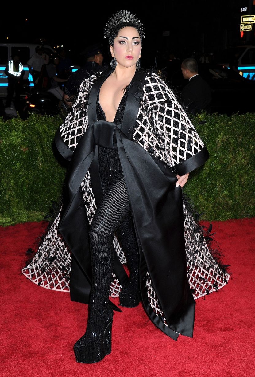 Những bộ váy xấu nhất tại gala thời trang hoành tráng - 8 Lady Gaga