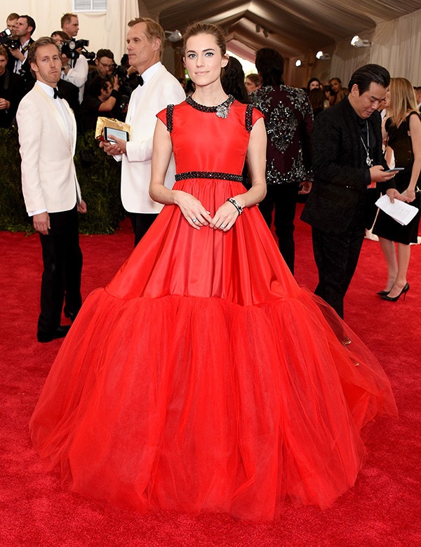 Những bộ váy xấu nhất tại gala thời trang hoành tráng - 11 Allison Williams