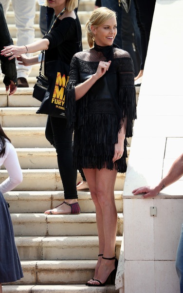 Minh tinh Charlize Theron đẹp như mộng tại LHP Cannes - 3 Charlize Theron