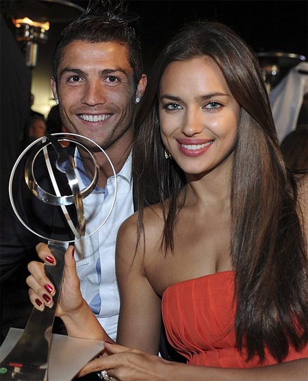 Bồ cũ Ronaldo cùng người tình mới tới London - 8 Irina Shayk cũng chia tay bạn trai Cristiano sau 5 năm gắn bó.
