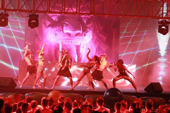 Ngôi sao The Remix 2015 “thủy chiến” tại Vinpearlland water park - 7 Các tiết mục biểu diễn nghệ thuật hoành tráng