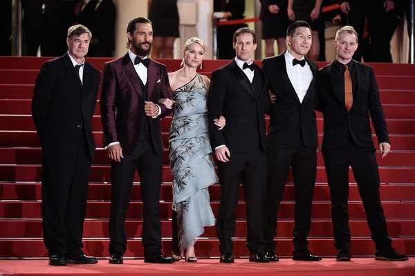 Naomi Watts được dàn đồng nghiệp nam hộ tống - 4 Gus Van Sant,Matthew McConaughey,Naomi Watts,Chris Sparling,guest and Ken Watanabe