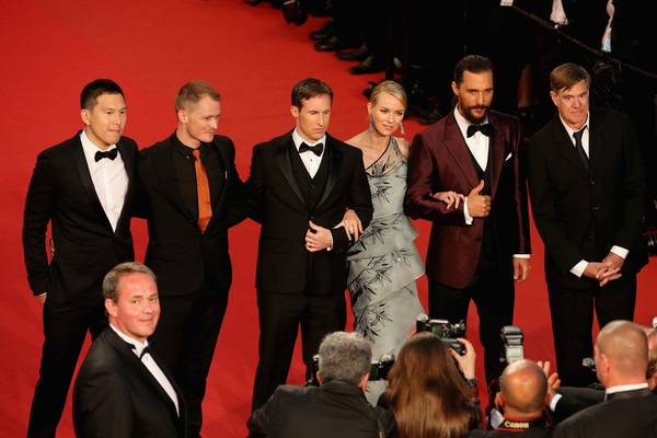 Naomi Watts được dàn đồng nghiệp nam hộ tống - 9 Gus Van Sant,Matthew McConaughey,Naomi Watts,Chris Sparling,guest and Ken Watanabe