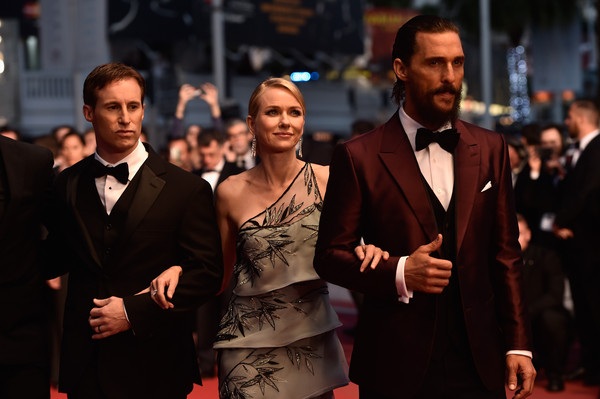 Naomi Watts được dàn đồng nghiệp nam hộ tống - 11 Gus Van Sant,Matthew McConaughey,Naomi Watts,Chris Sparling,guest and Ken Watanabe
